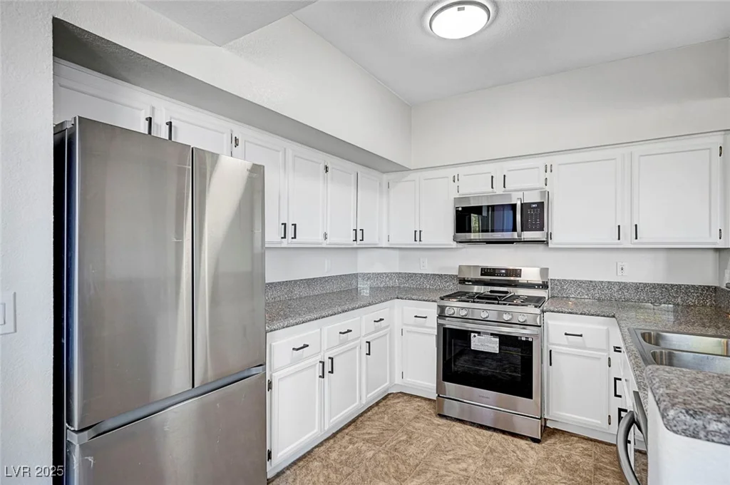 1505 Blackcombe, Las Vegas, NV 89128