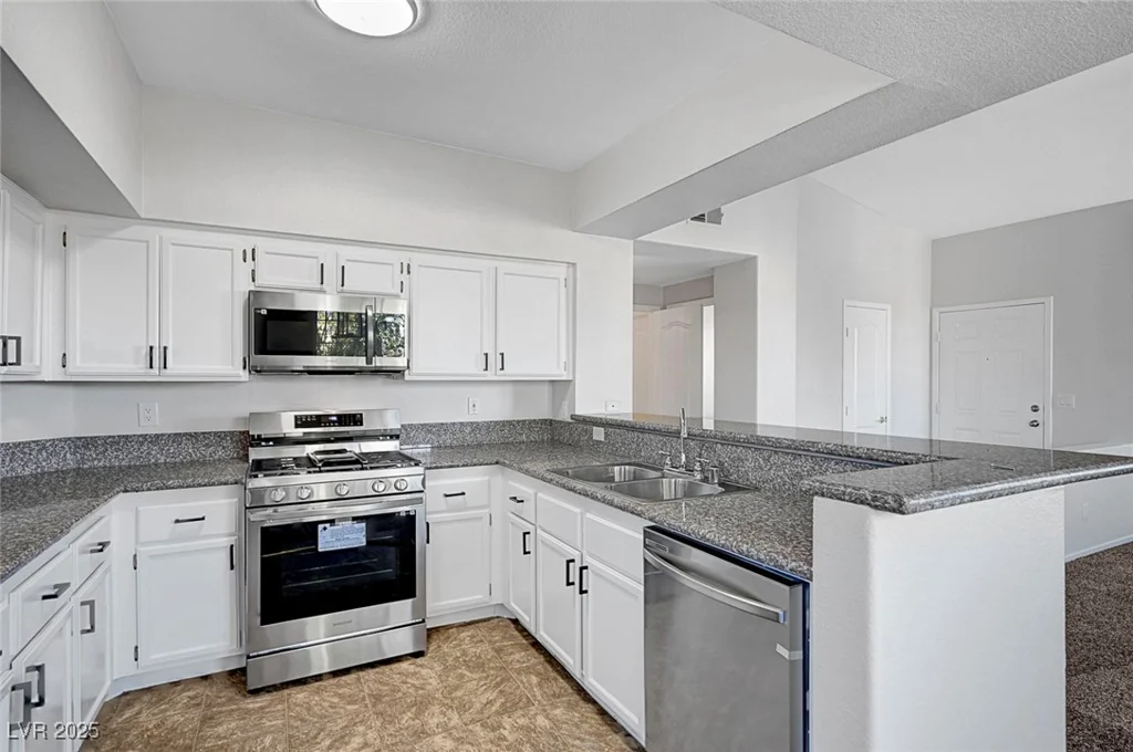 1505 Blackcombe, Las Vegas, NV 89128