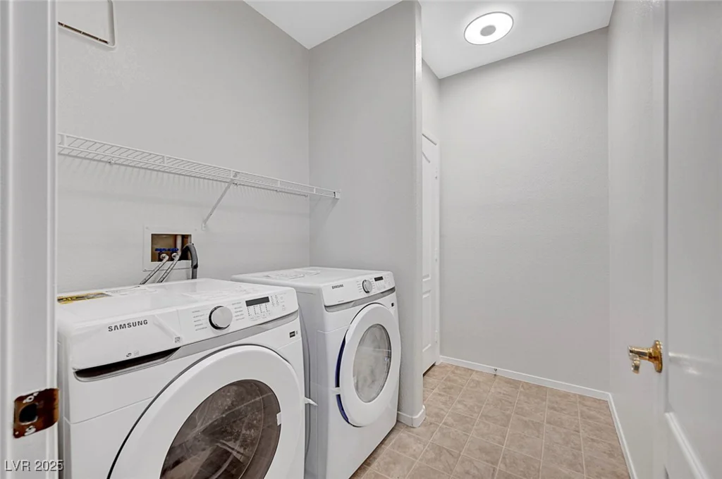1505 Blackcombe, Las Vegas, NV 89128