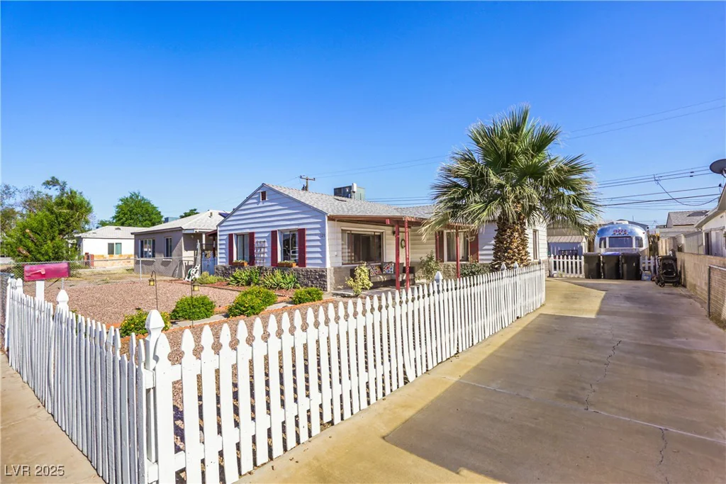 123 Cedar, Henderson, NV 89015