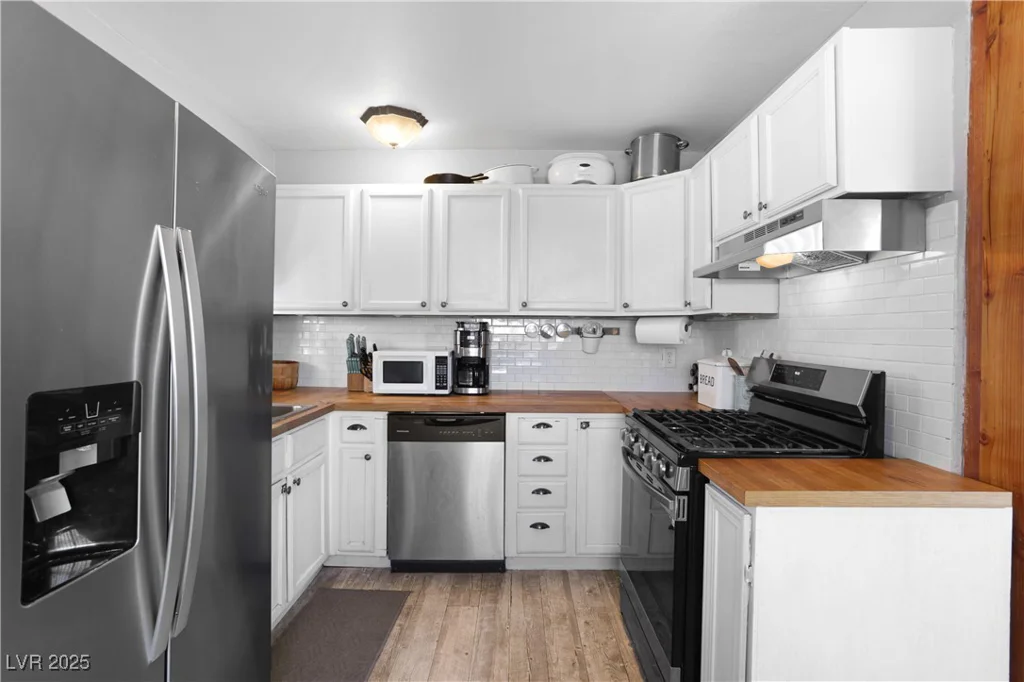123 Cedar, Henderson, NV 89015