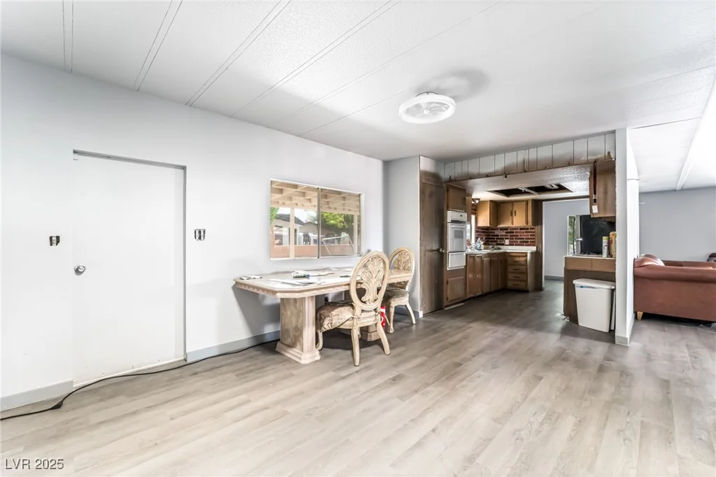 153 Sir Thomas, Las Vegas, NV 89110