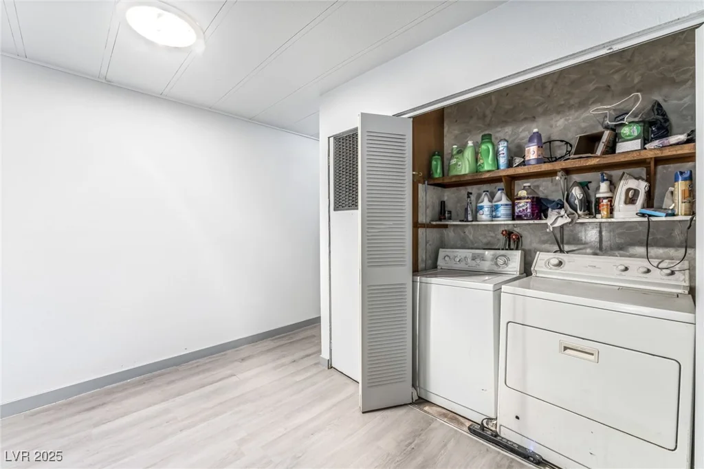 153 Sir Thomas, Las Vegas, NV 89110