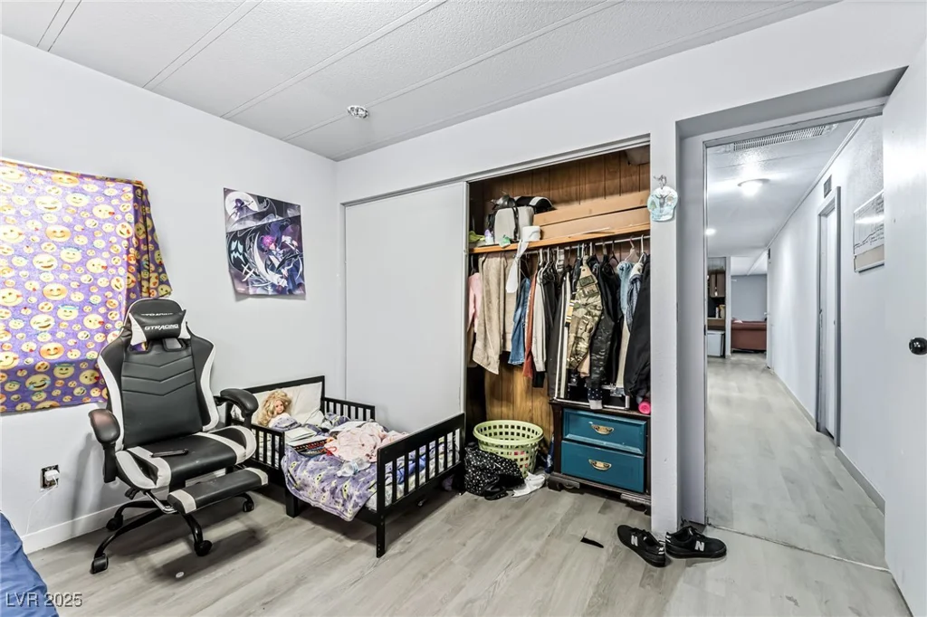 153 Sir Thomas, Las Vegas, NV 89110