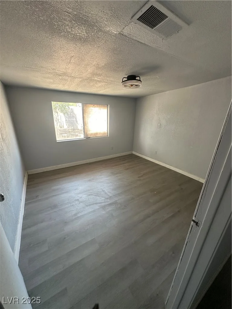 153 Sir Thomas, Las Vegas, NV 89110