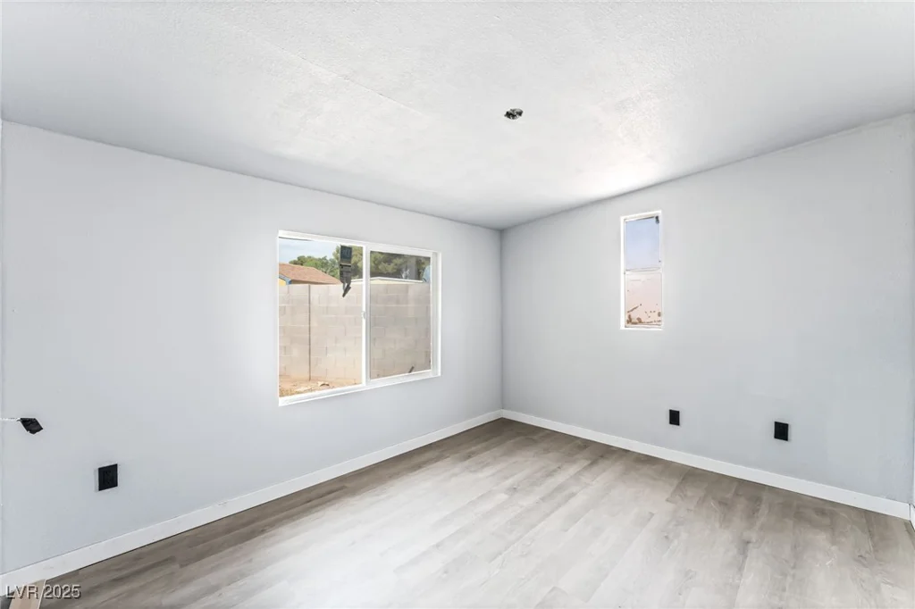 153 Sir Thomas, Las Vegas, NV 89110