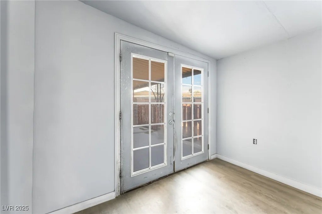 153 Sir Thomas, Las Vegas, NV 89110