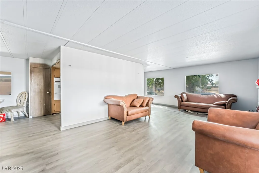 153 Sir Thomas, Las Vegas, NV 89110