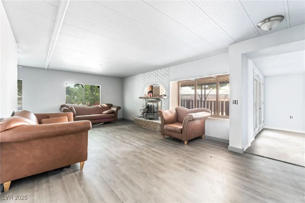 153 Sir Thomas, Las Vegas, NV 89110