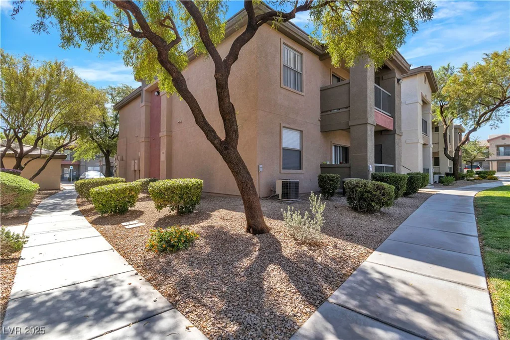 8000 Badura, Las Vegas, NV 89113