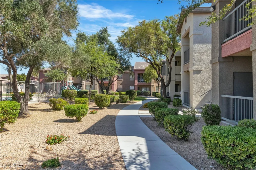 8000 Badura, Las Vegas, NV 89113
