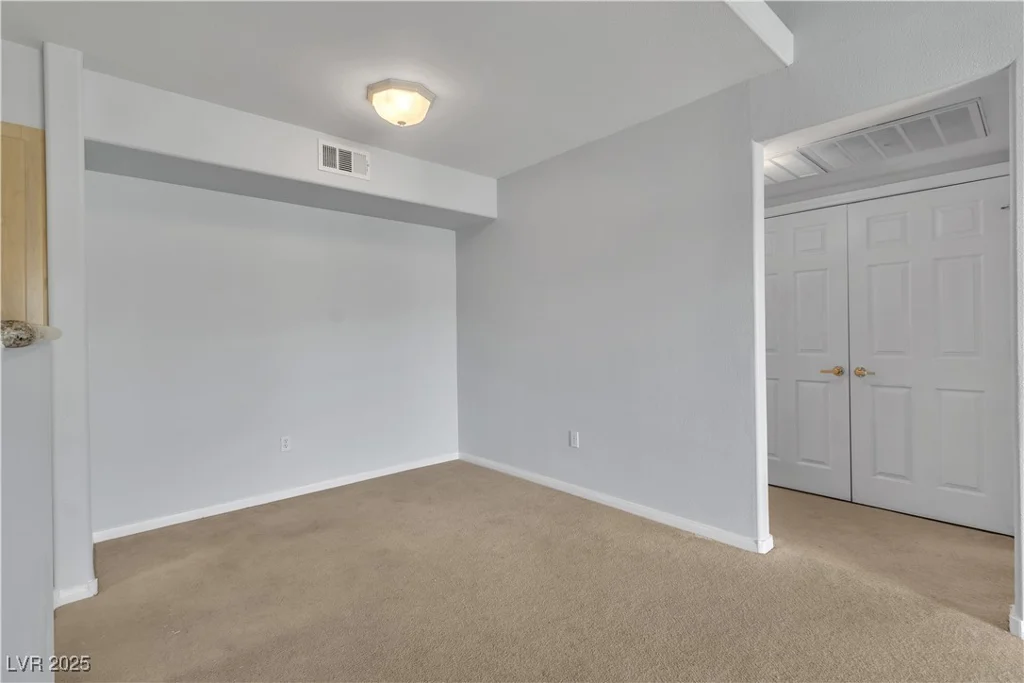 8000 Badura, Las Vegas, NV 89113