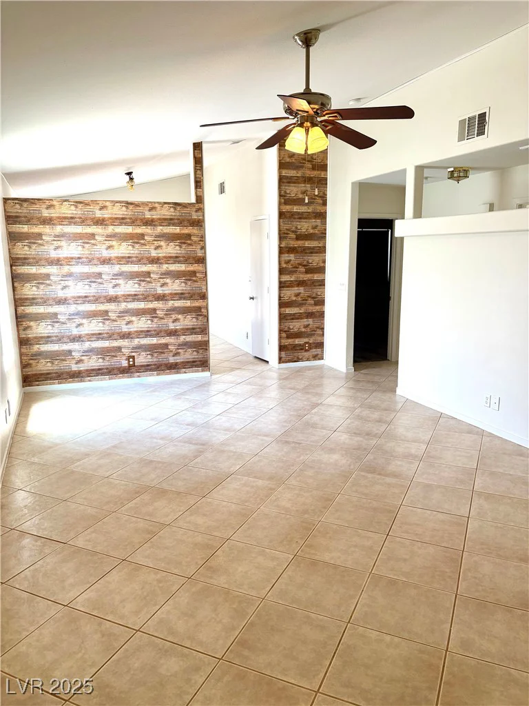 3665 Lucky Horseshoe, Las Vegas, NV 89129