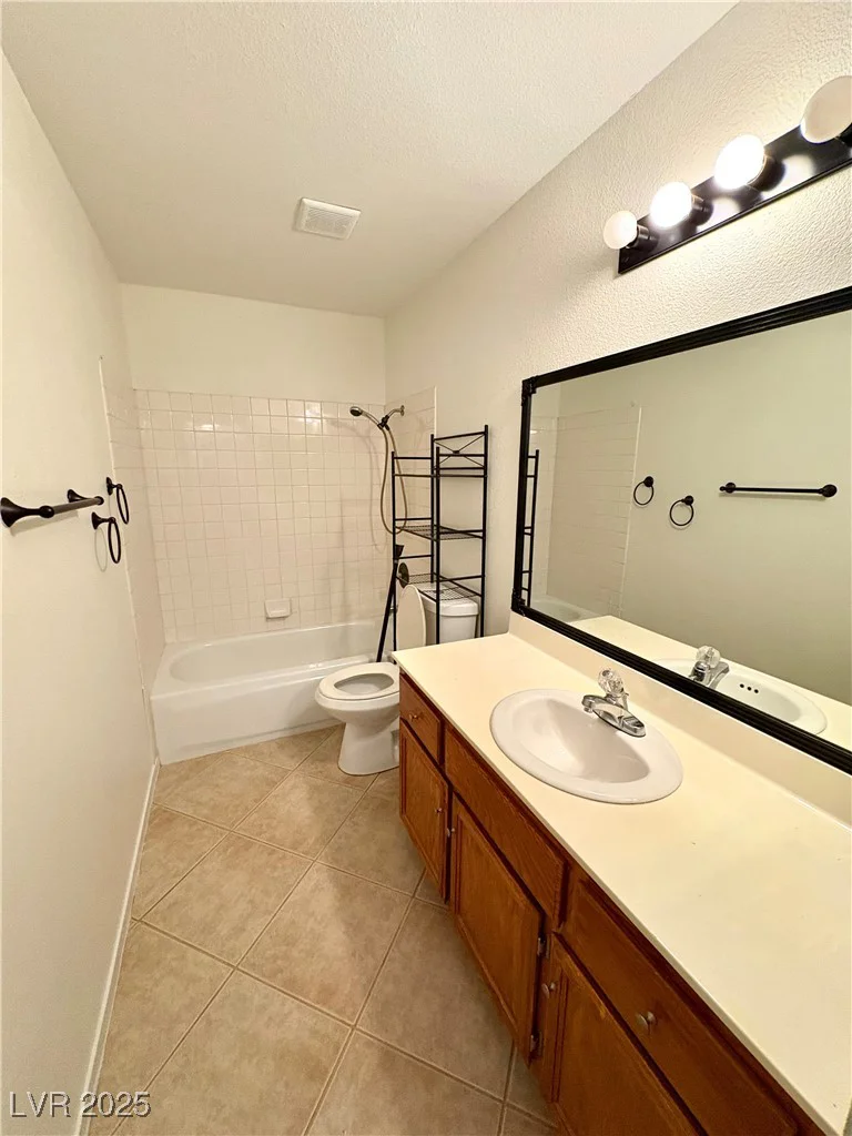 3665 Lucky Horseshoe, Las Vegas, NV 89129