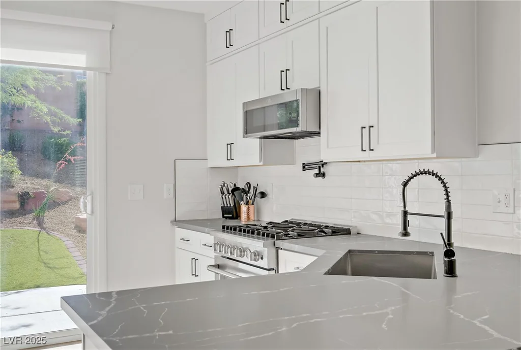 305 Napa Hills, Las Vegas, NV 89144