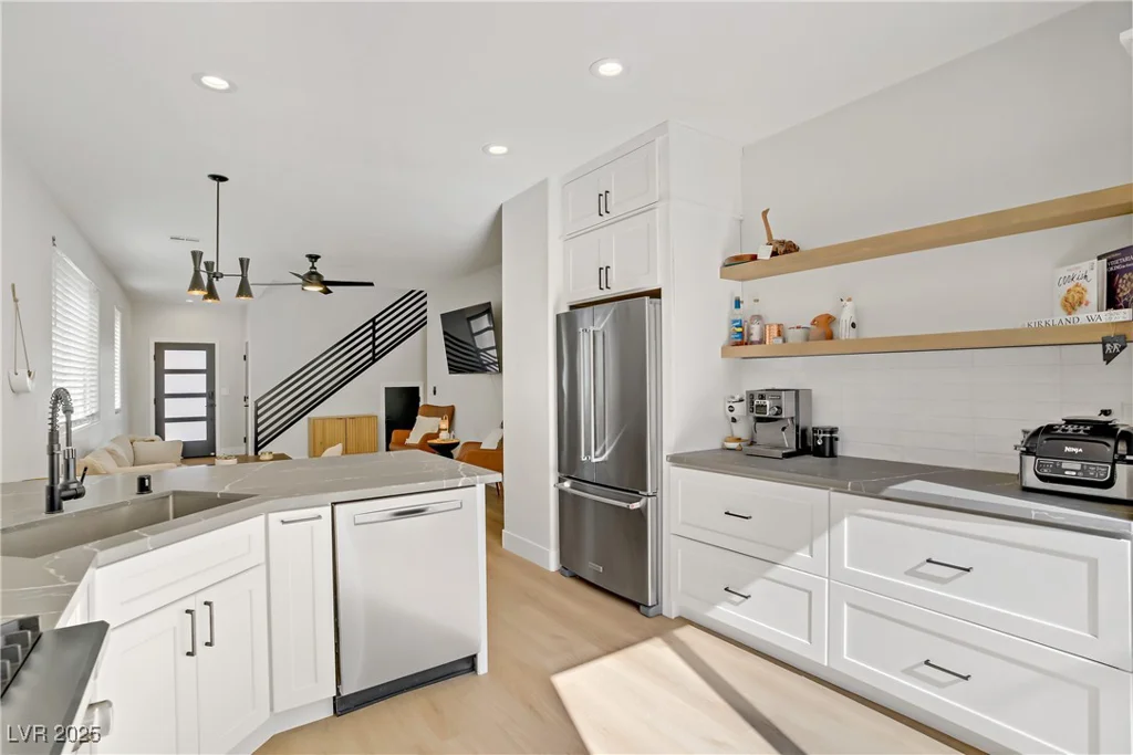 305 Napa Hills, Las Vegas, NV 89144