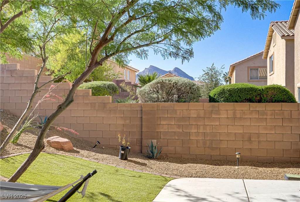 305 Napa Hills, Las Vegas, NV 89144