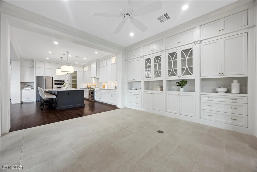 6700 Regency Stone, Las Vegas, NV 89148
