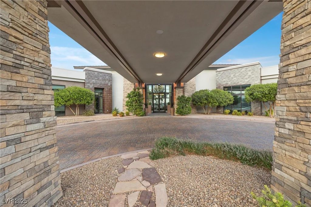 6700 Regency Stone, Las Vegas, NV 89148