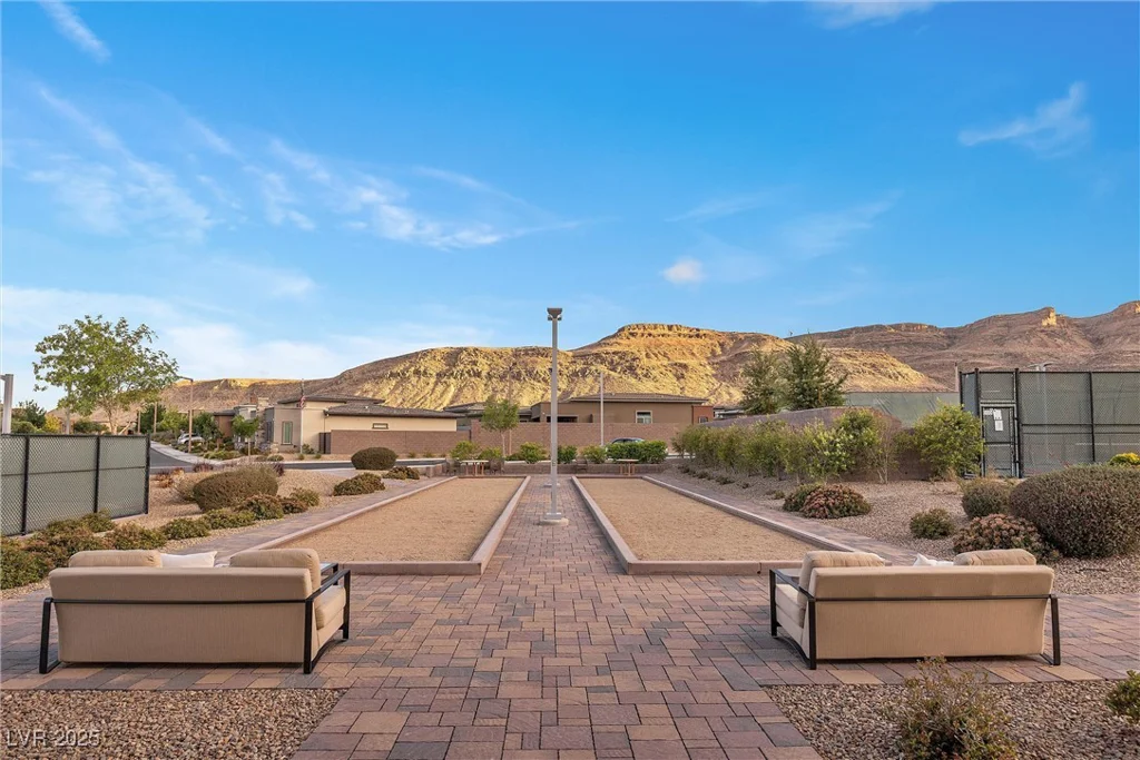 6700 Regency Stone, Las Vegas, NV 89148