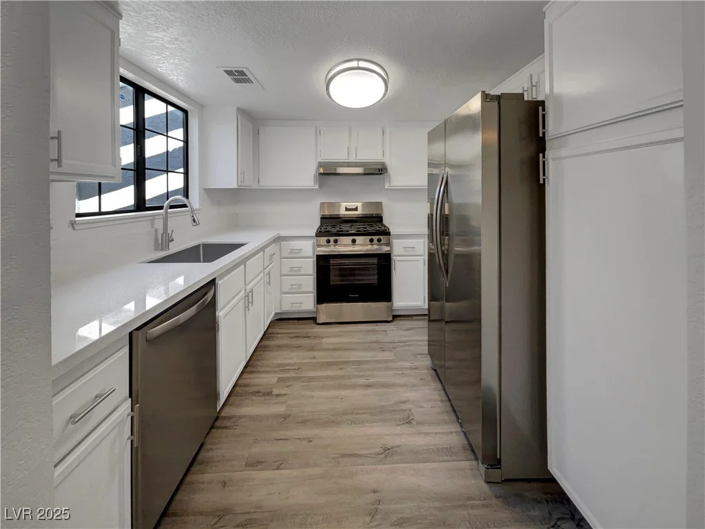 1832 Yellow Rose, Las Vegas, NV 89108