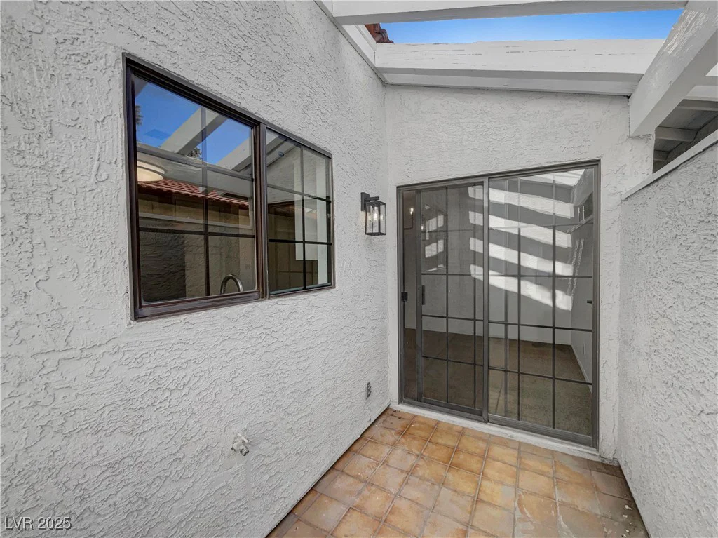 1832 Yellow Rose, Las Vegas, NV 89108