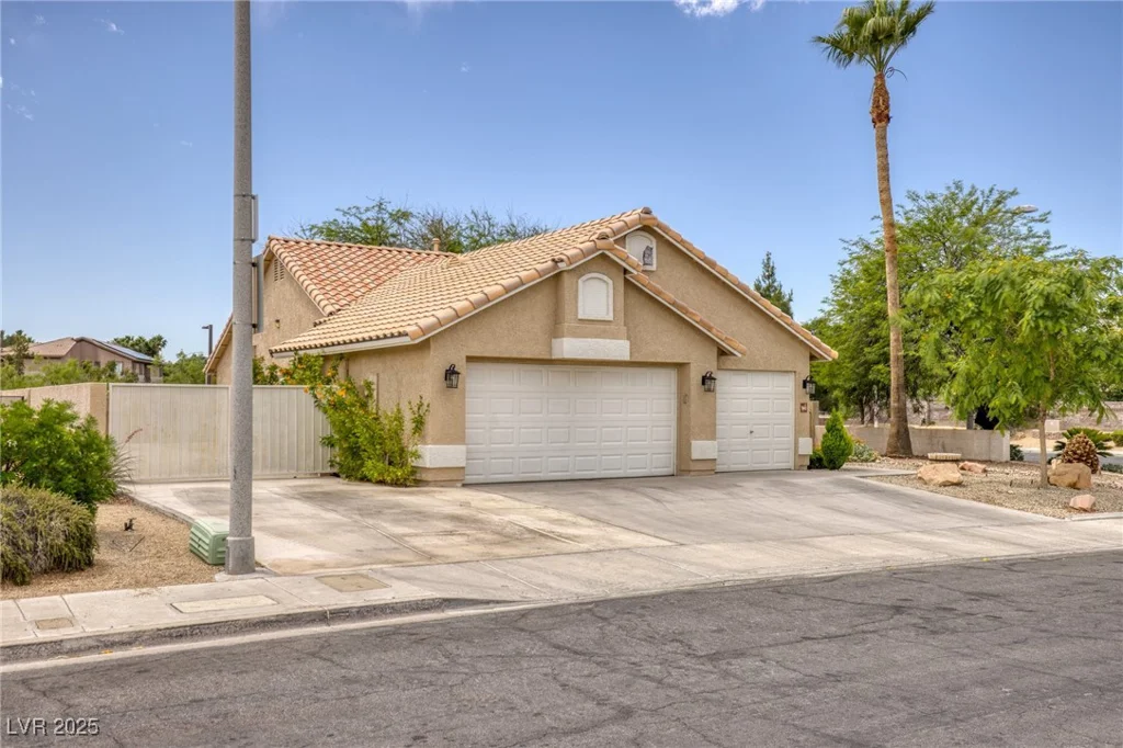 1845 CANDLE BRIGHT, Henderson, NV 89074