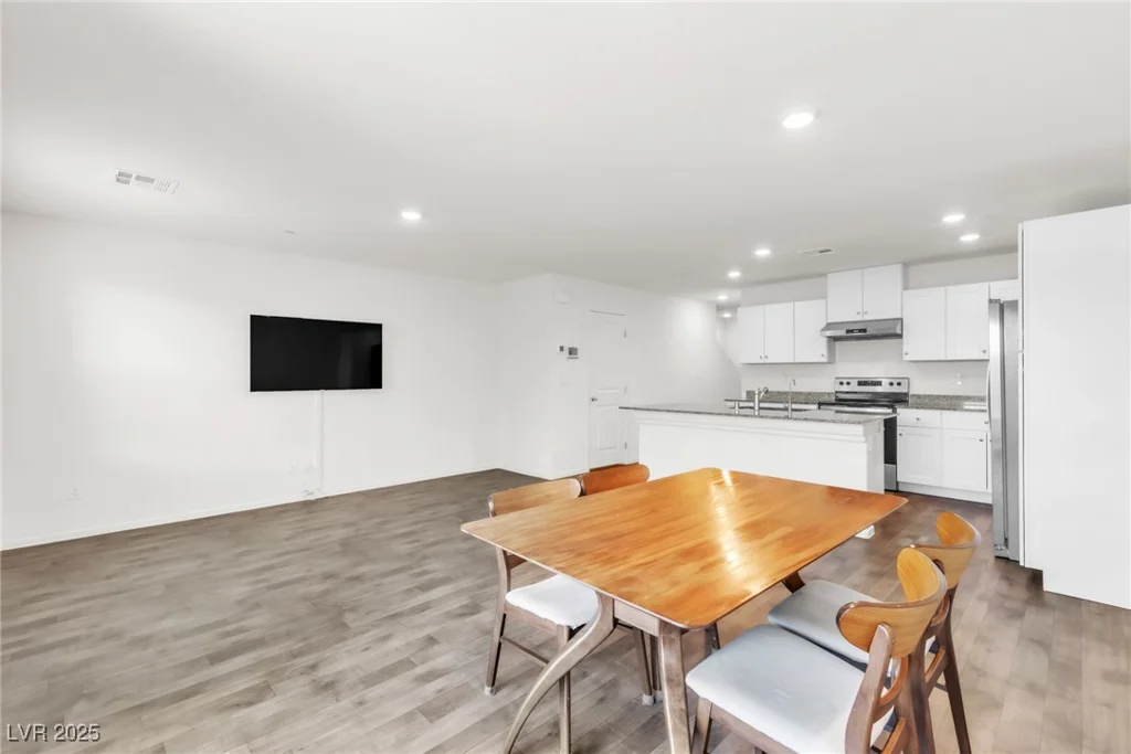 7977 Whisper Words, Las Vegas, NV 89113