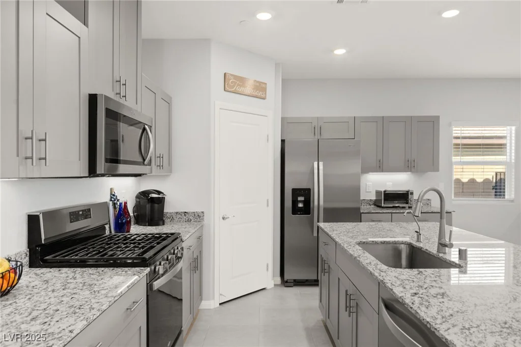10951 Stone Crossing, Las Vegas, NV 89166