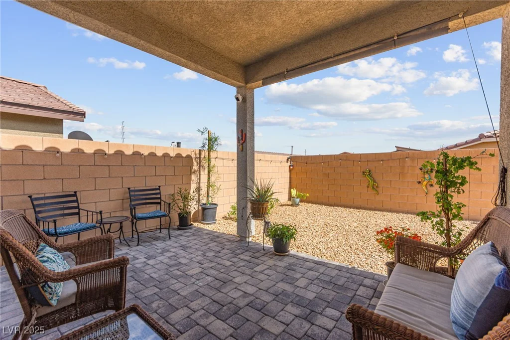 10951 Stone Crossing, Las Vegas, NV 89166