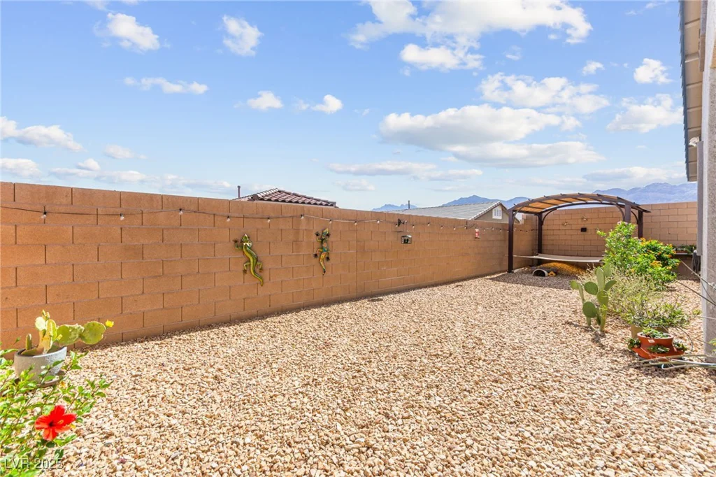 10951 Stone Crossing, Las Vegas, NV 89166