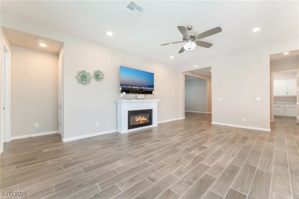 421 Point Sur, Las Vegas, NV 89138