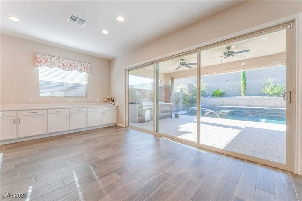 421 Point Sur, Las Vegas, NV 89138