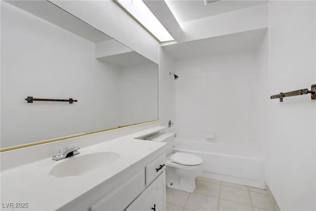 6727 Washington, Las Vegas, NV 89110