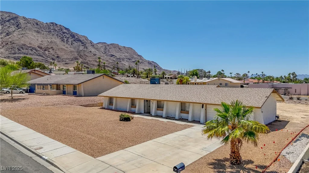 6727 Washington, Las Vegas, NV 89110