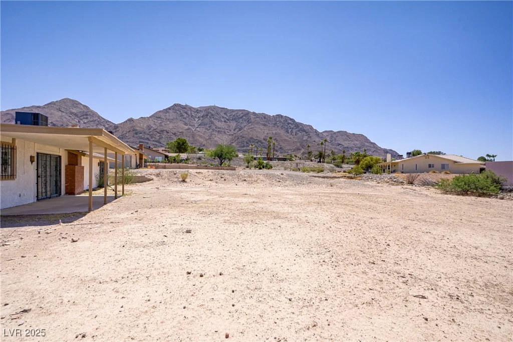 6727 Washington, Las Vegas, NV 89110