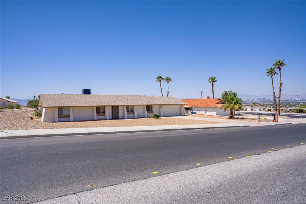 6727 Washington, Las Vegas, NV 89110