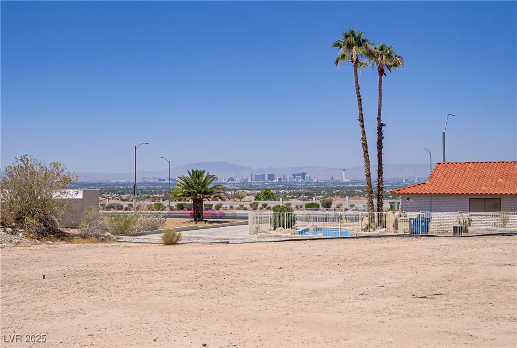 6727 Washington, Las Vegas, NV 89110