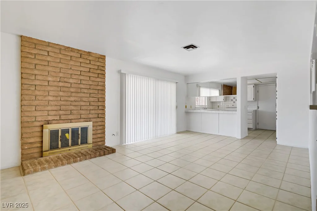 6727 Washington, Las Vegas, NV 89110