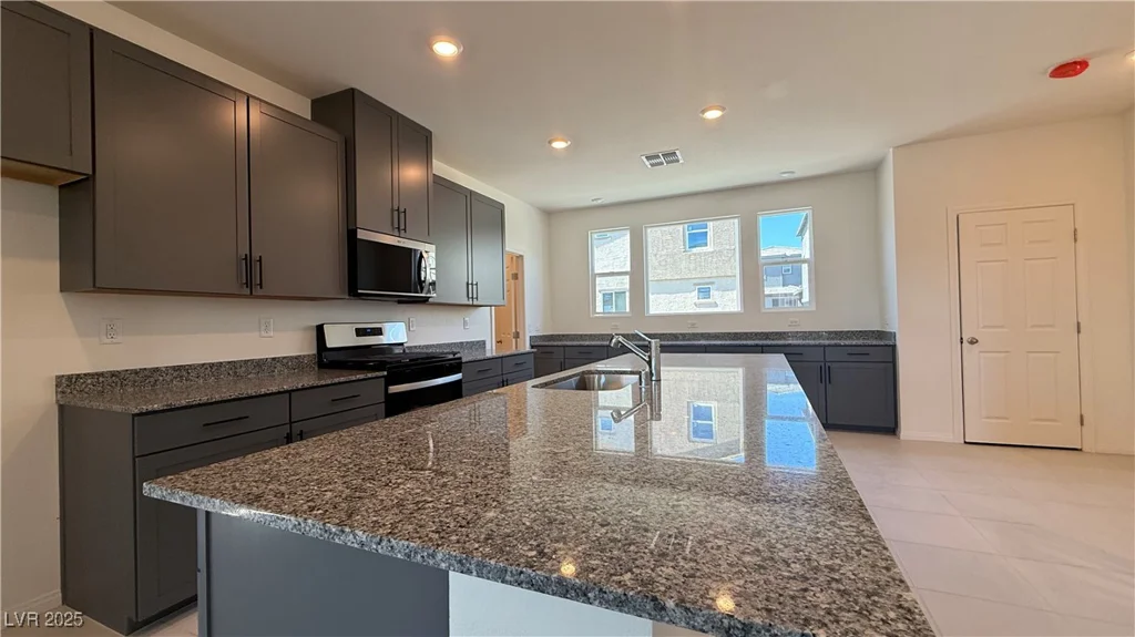 4705 Parkarbor, Las Vegas, NV 89141
