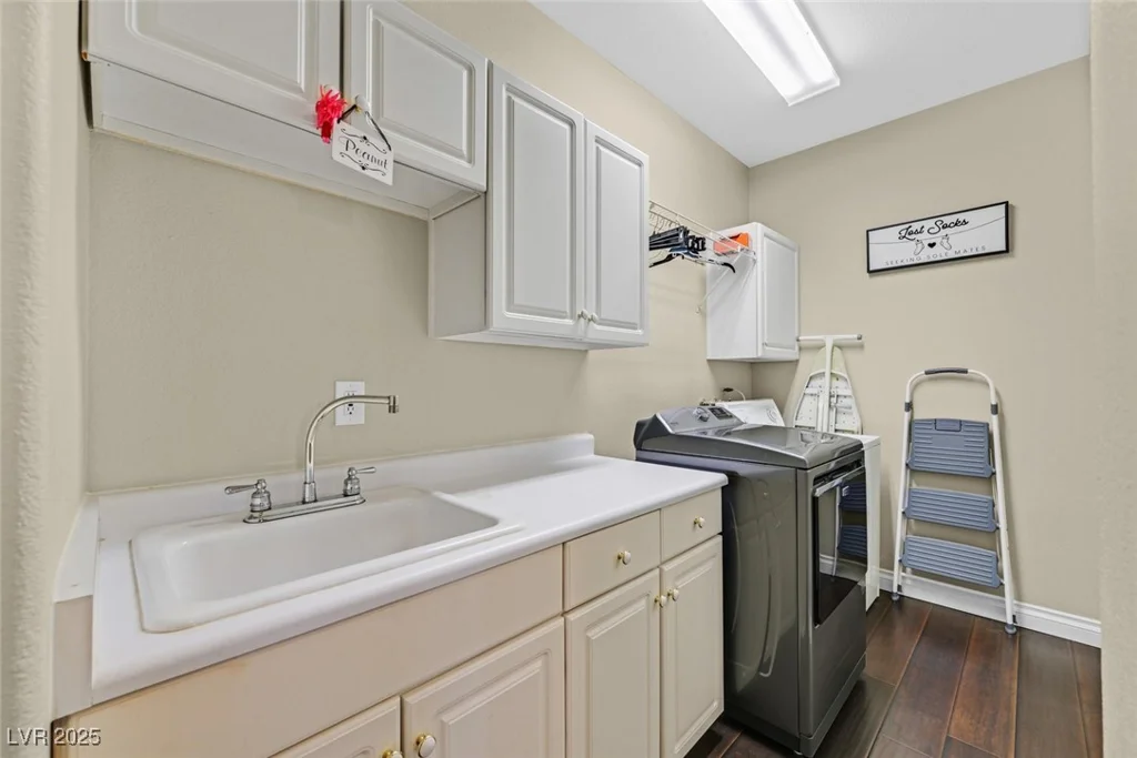 2050 Warm Springs, Henderson, NV 89014
