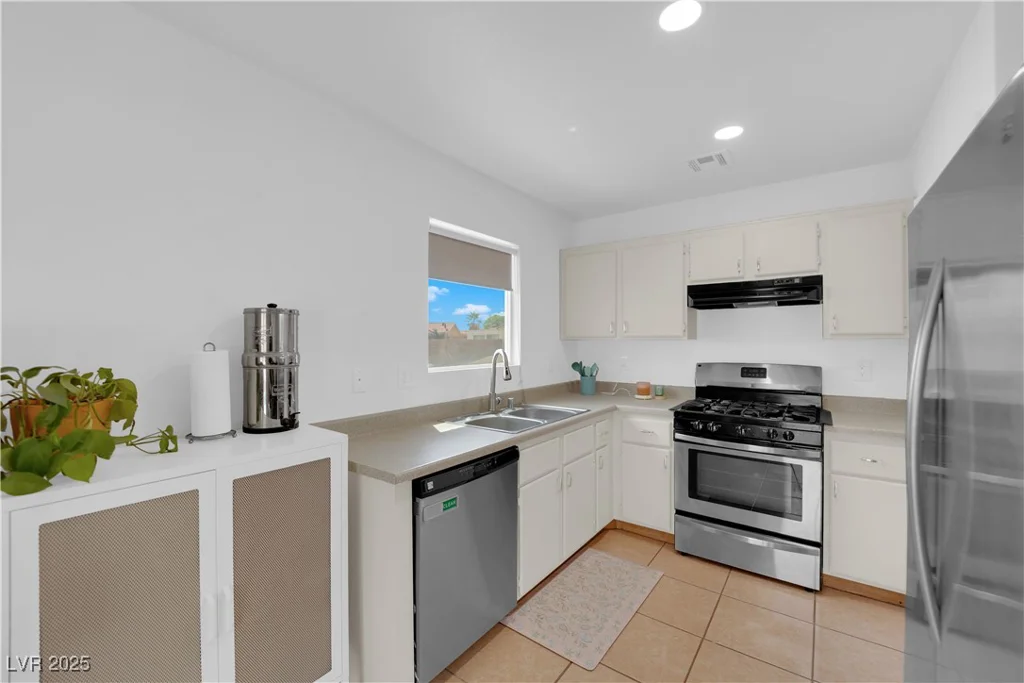 3102 Honeysuckle, North Las Vegas, NV 89031