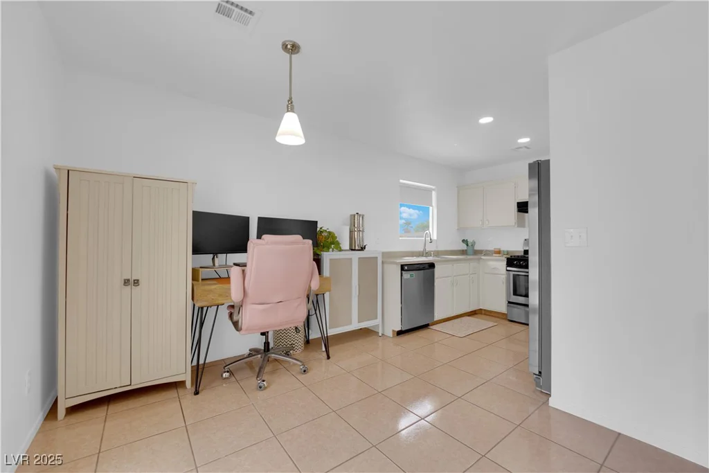 3102 Honeysuckle, North Las Vegas, NV 89031