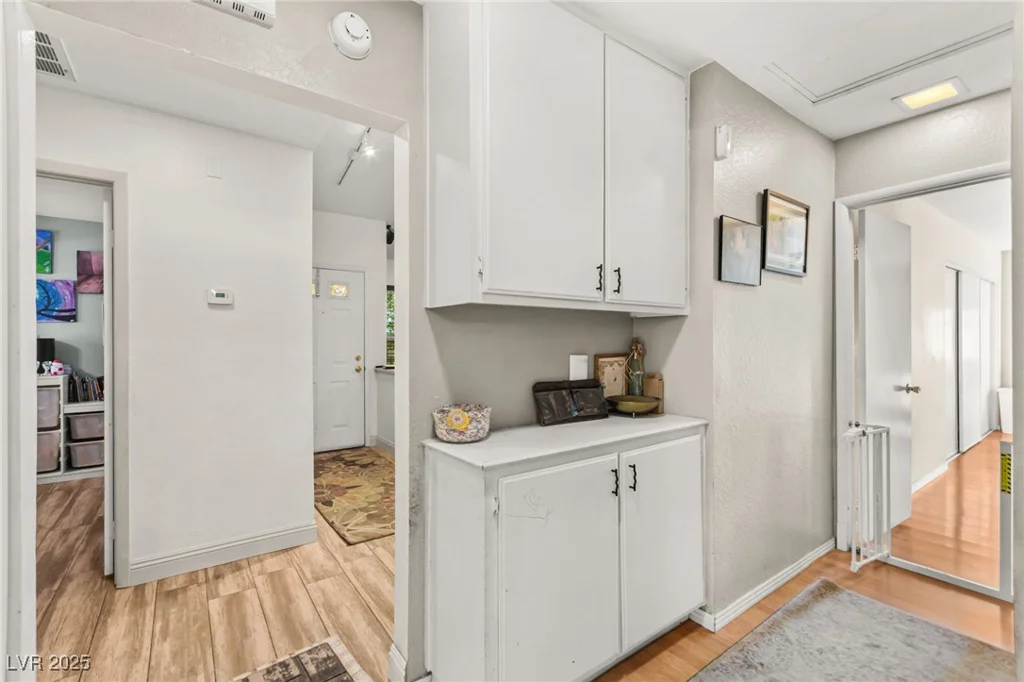 8505 Lansdale, Las Vegas, NV 89123