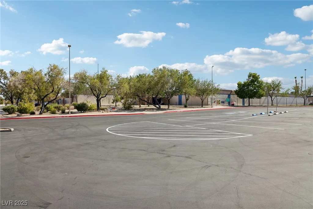8505 Lansdale, Las Vegas, NV 89123