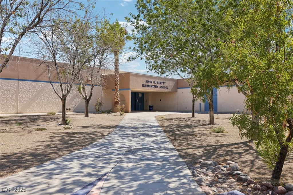 8505 Lansdale, Las Vegas, NV 89123