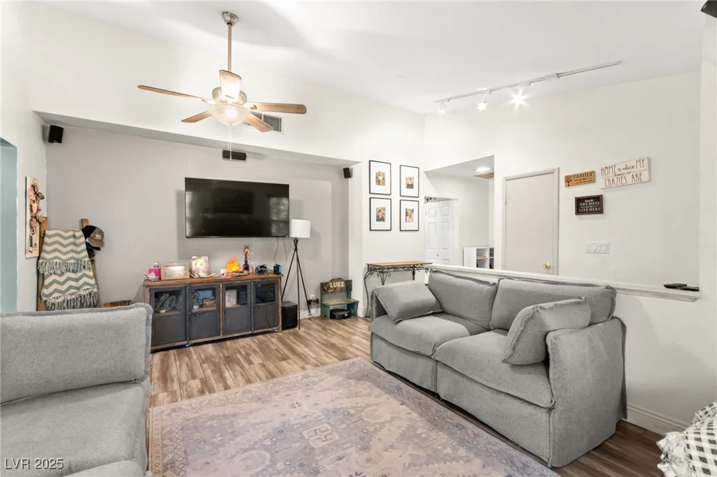 8505 Lansdale, Las Vegas, NV 89123