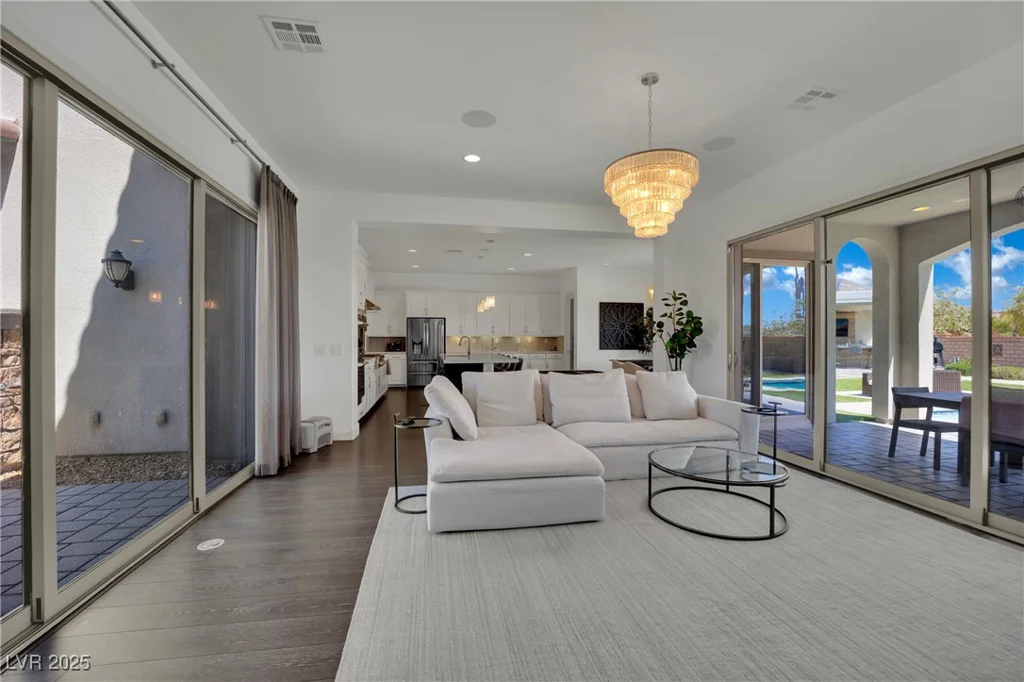 362 Port Reggio, Las Vegas, NV 89138