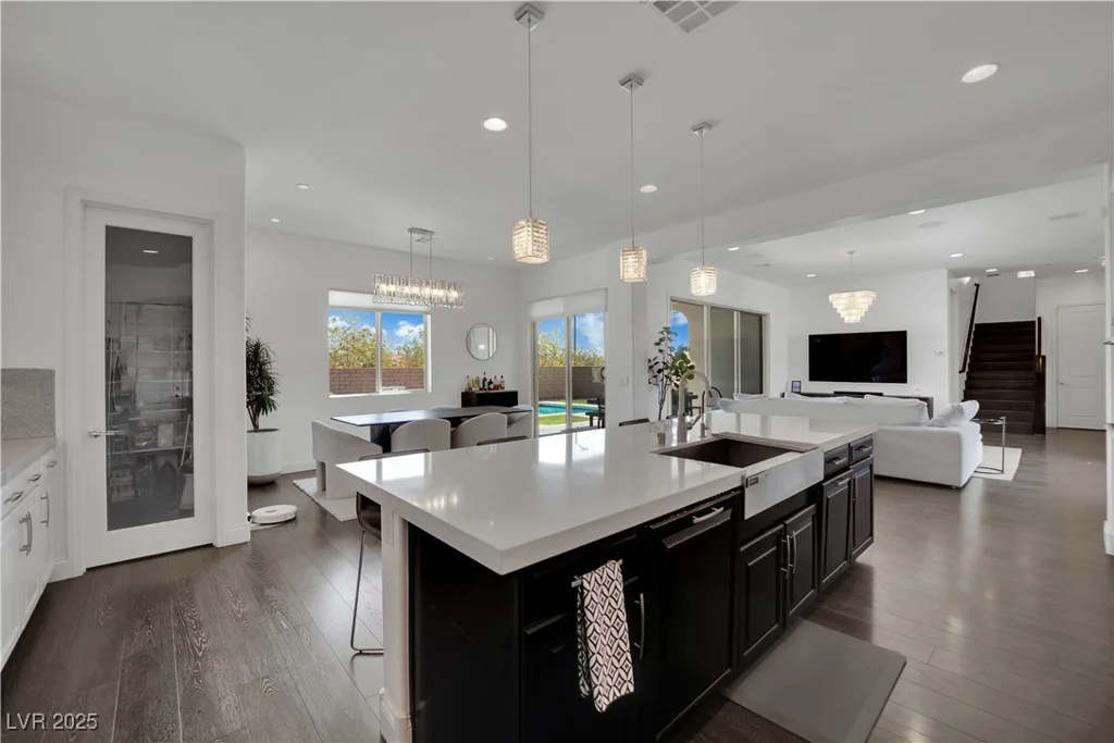 362 Port Reggio, Las Vegas, NV 89138
