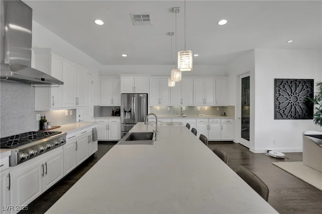 362 Port Reggio, Las Vegas, NV 89138
